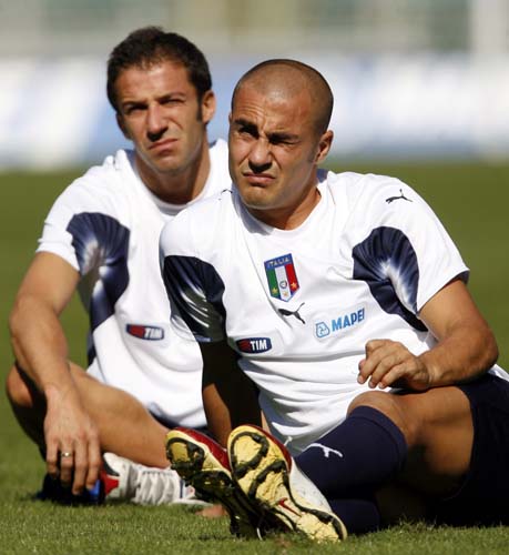 十人中不乏 十人中不乏